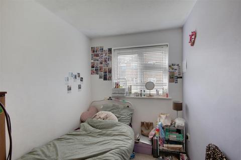 2 bedroom flat for sale, Bushby Close, Lancing BN15