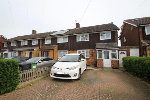 4 bedroom semi-detached house to rent, Vicarage Road, Watford