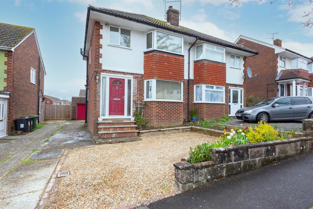 Sheppard Road, Basingstoke RG21 3 bed semidetached house for sale £375,000