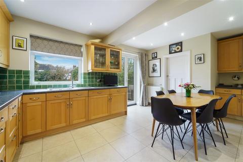 3 Hambledon Vale, Epsom, KT18 7DA