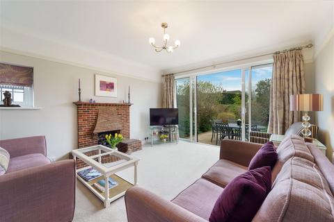3 Hambledon Vale, Epsom, KT18 7DA