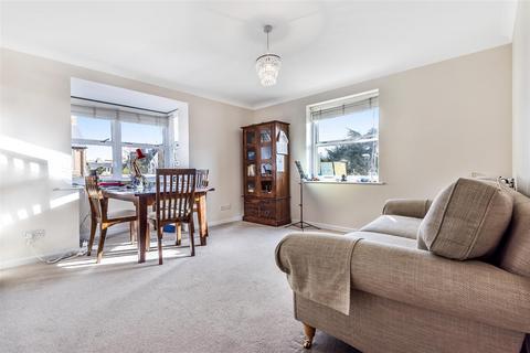 2 bedroom flat to rent, Dovecote Gardens, Mortlake, SW14