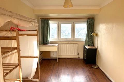 2 bedroom flat to rent, Francis Road, HARROW HA1