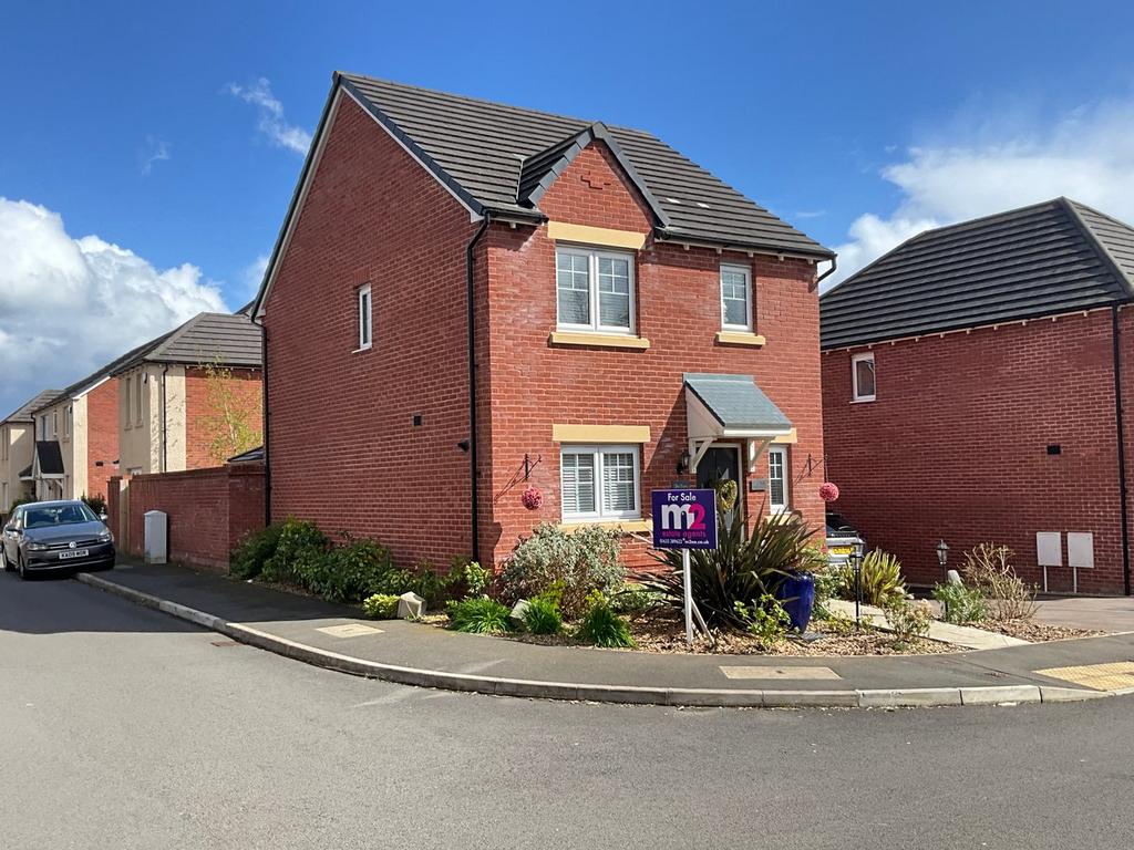 Oakfield Grange, Cwmbran NP44 3 bed detached house for sale £325,000