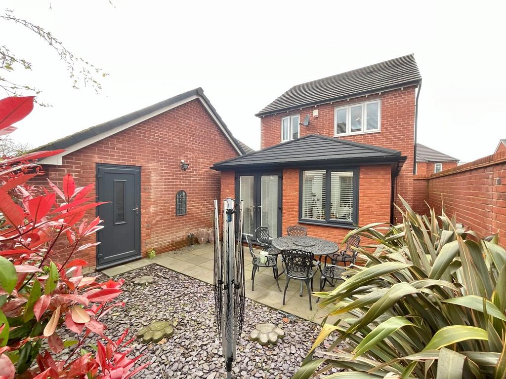 Oakfield Grange, Cwmbran NP44 3 bed detached house for sale £325,000