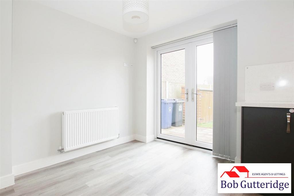 Beautiful fitted kitchen / dining room