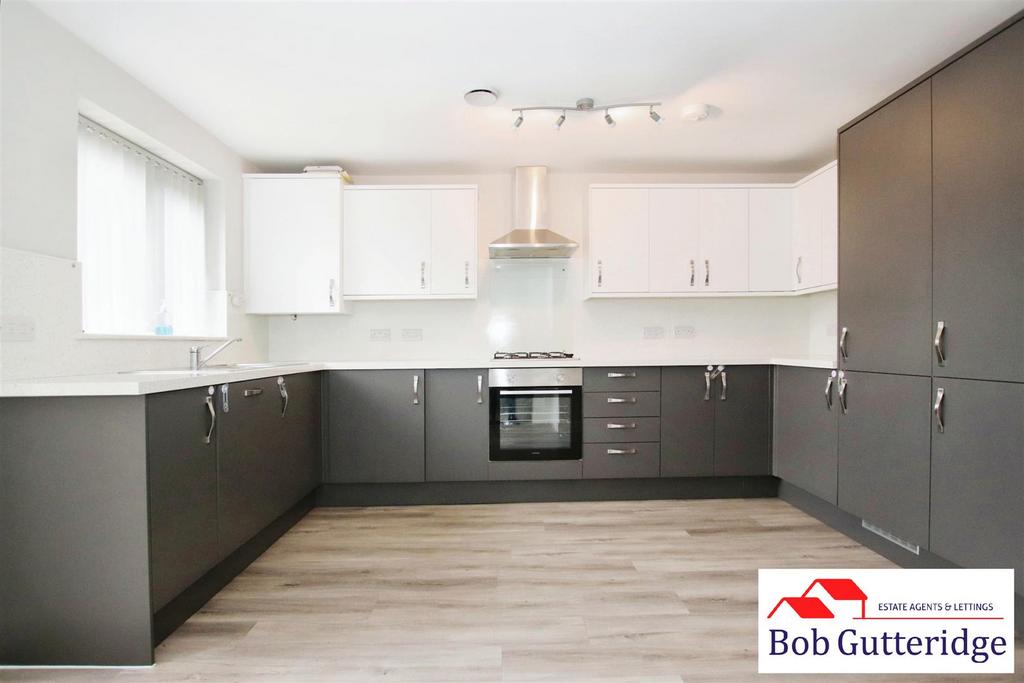 Beautiful fitted kitchen / dining room