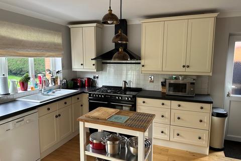 1 Cheney Close, Binfield, Bracknell, RG42 4HF