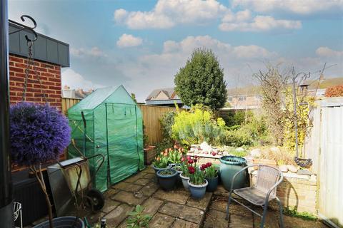 19 Queens Road, Thame, OX9 3NF