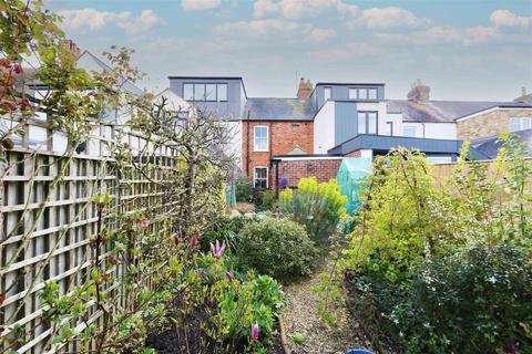 19 Queens Road, Thame, OX9 3NF