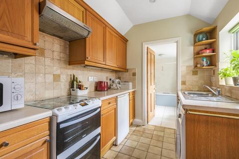 19 Queens Road, Thame, OX9 3NF