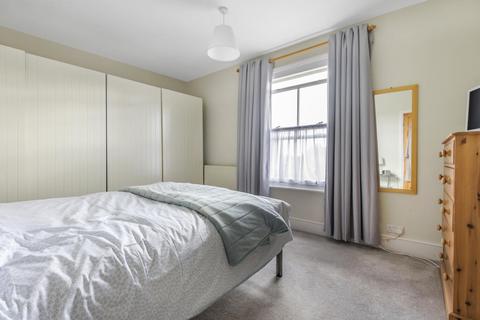 19 Queens Road, Thame, OX9 3NF