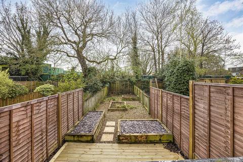 24 Dickens Close, Caversham, Reading, RG4 5LZ