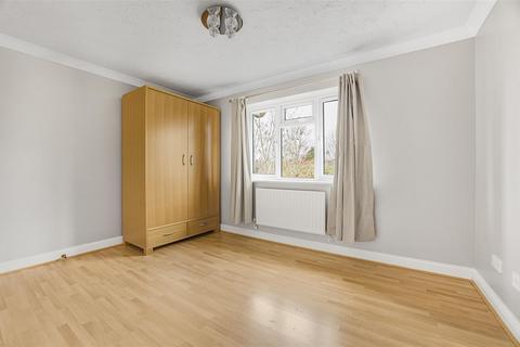 24 Dickens Close, Caversham, Reading, RG4 5LZ