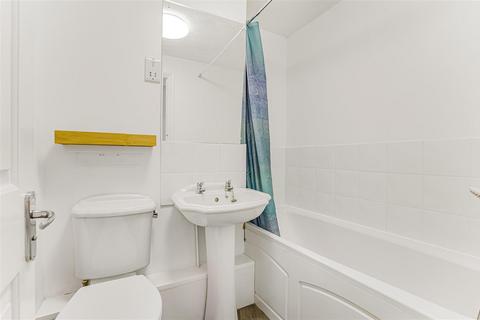 24 Dickens Close, Caversham, Reading, RG4 5LZ