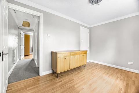 24 Dickens Close, Caversham, Reading, RG4 5LZ