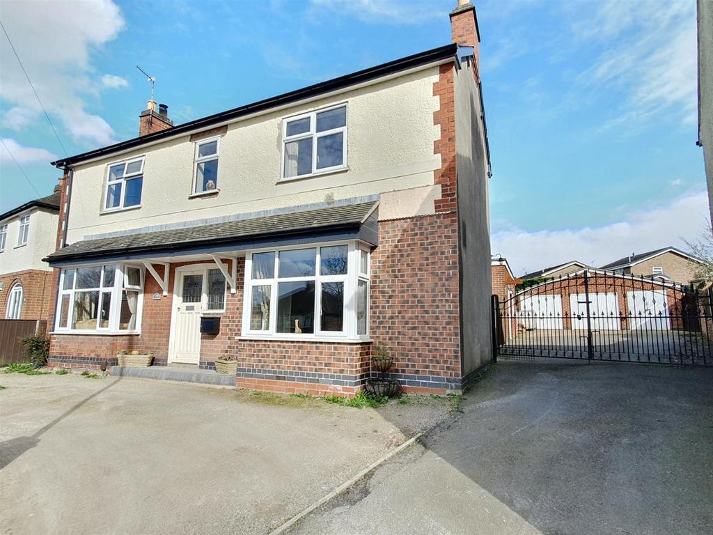 Silver Street, Whitwick LE67 4 bed detached house for sale £350,000