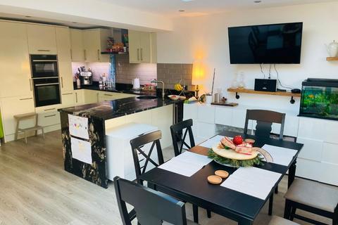 38 Doeshill Drive, Wickford, SS12 9RD