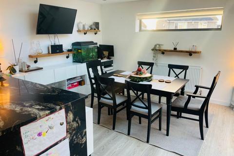 38 Doeshill Drive, Wickford, SS12 9RD