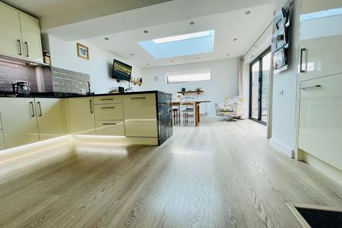 38 Doeshill Drive, Wickford, SS12 9RD