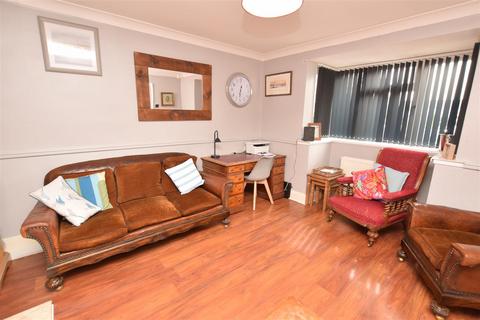 22 Chepstow Grove, Grimsby, DN34 5LE