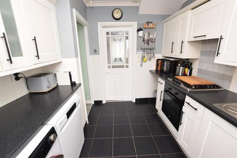 22 Chepstow Grove, Grimsby, DN34 5LE