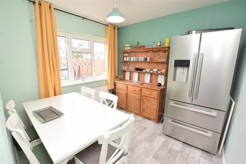 22 Chepstow Grove, Grimsby, DN34 5LE