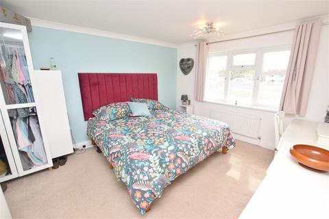 22 Chepstow Grove, Grimsby, DN34 5LE