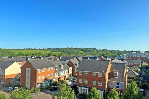 2 bedroom flat for sale, Burrage Road, Redhill