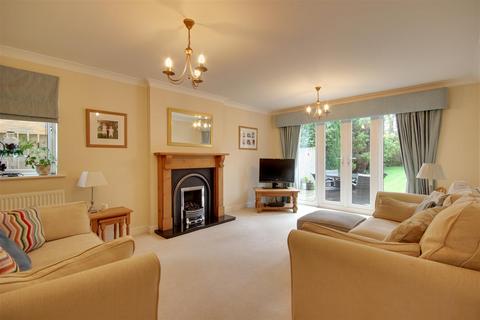 5 bedroom detached house for sale, Carlton, Elloughton