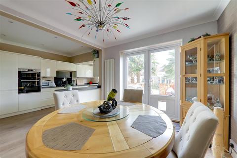 30 Marlowe Road, Worthing, BN14 8EP