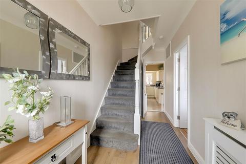 30 Marlowe Road, Worthing, BN14 8EP