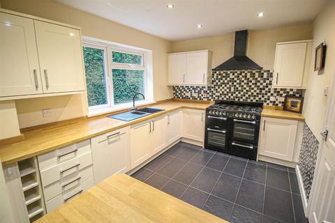 5 bedroom semi-detached house to rent, St. Austell Close, Newcastle Upon Tyne