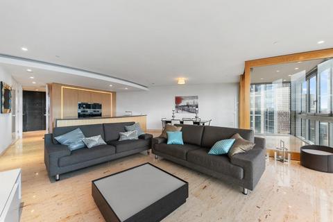 2 bedroom apartment to rent, St. Georges Wharf, London SW8