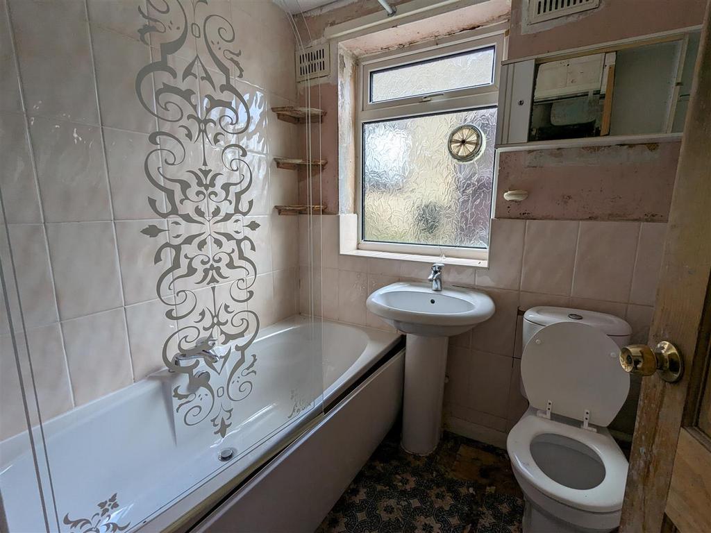 5 Bath.jpg