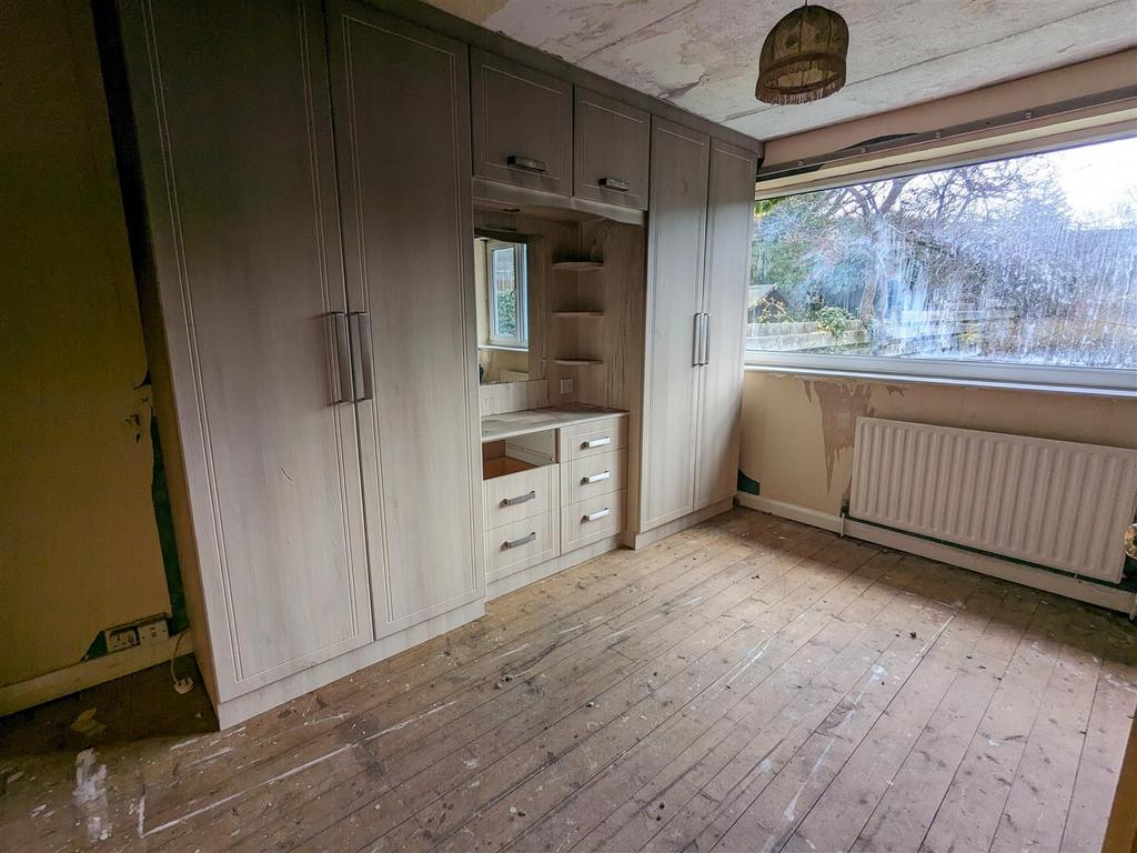 6 Bed1.jpg