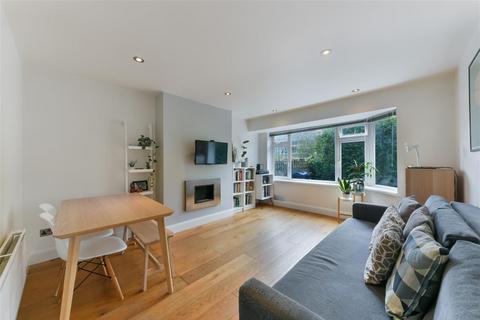 2 bedroom maisonette for sale, Merton High Street, Colliers Wood SW19