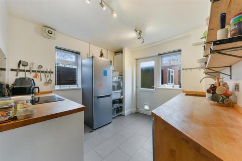 2 bedroom maisonette for sale, Merton High Street, Colliers Wood SW19