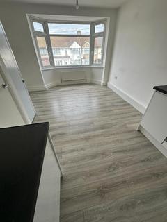 1 bedroom detached house to rent, Greenwood Avenue, London