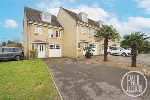 3 bedroom townhouse for sale, George Close, Oulton Broad, NR32