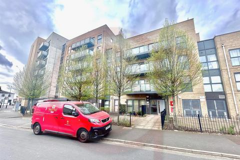 1 bedroom apartment to rent, North Drive, Hounslow
