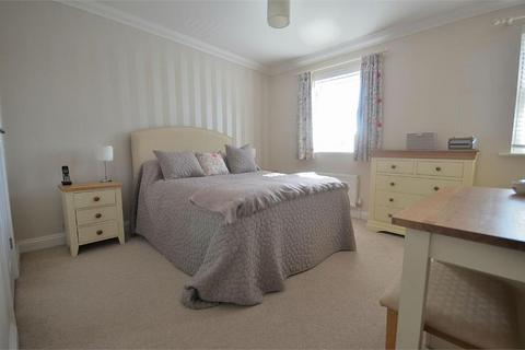 3 bedroom terraced house to rent, Almond Road, Dunmow