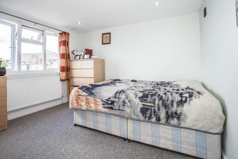 1 bedroom flat to rent, Horn Lane, London