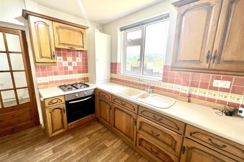 3 bedroom house to rent, Pinfold, Hadfield, Glossop