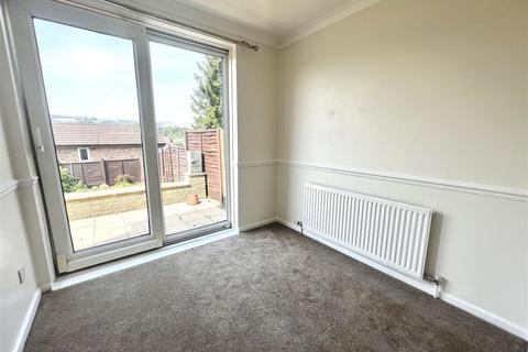 3 bedroom house to rent, Pinfold, Hadfield, Glossop