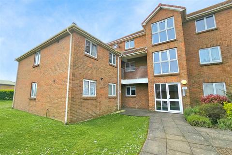 1 bedroom ground floor flat for sale, Collingwood Close, Eastbourne BN23