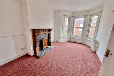 2 bedroom property for sale, London Road, Bexhill-On-Sea TN39