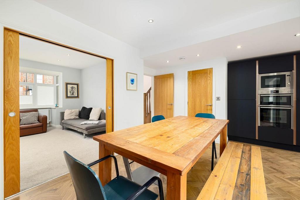 20231109-1042 Mosley Jarman - 99 Hawthorn Street,