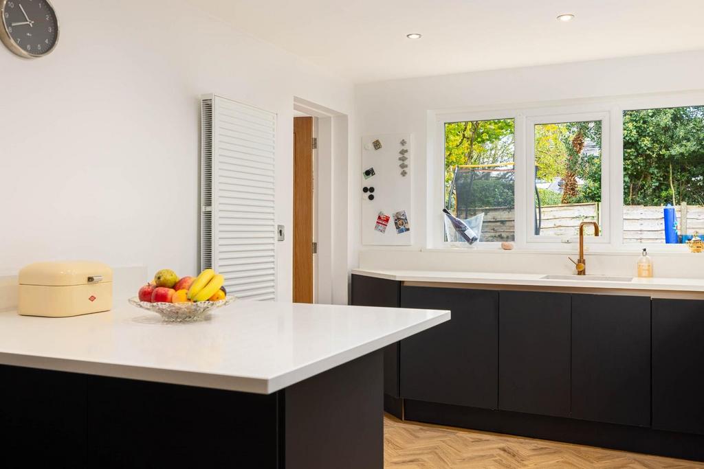 20231109-1044 Mosley Jarman - 99 Hawthorn Street,