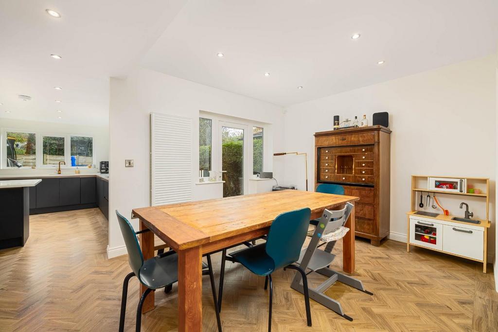 20231109-1039 Mosley Jarman - 99 Hawthorn Street,